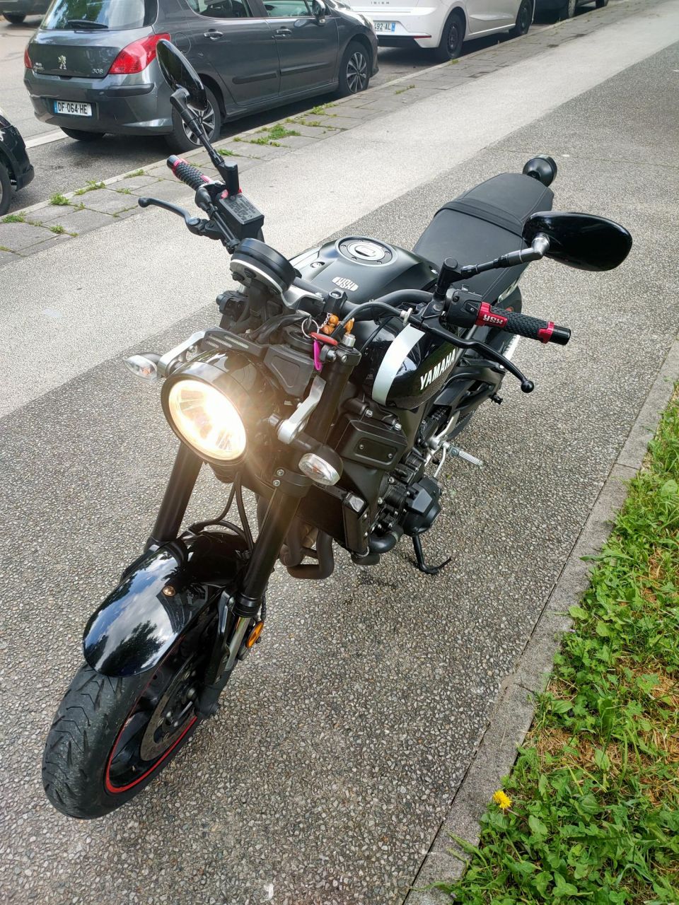 YAMAHA XSR 900 4