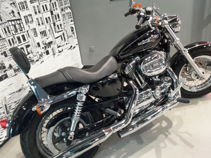 HARLEY-DAVIDSON SPORTSTER CUSTOM 1200 4