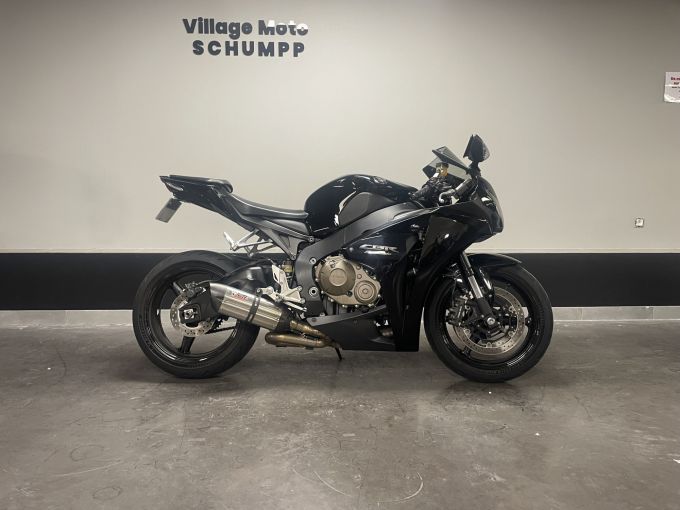 HONDA CBR 1000 FIREBLADE 4