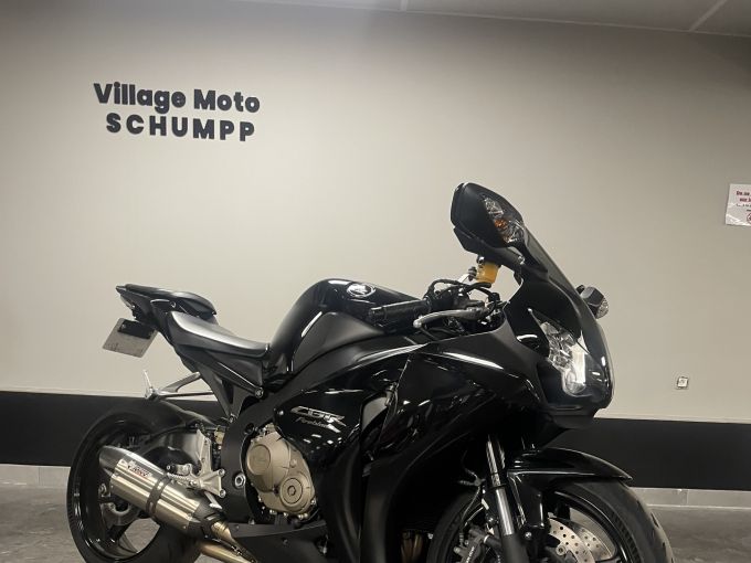 HONDA CBR 1000 FIREBLADE 4