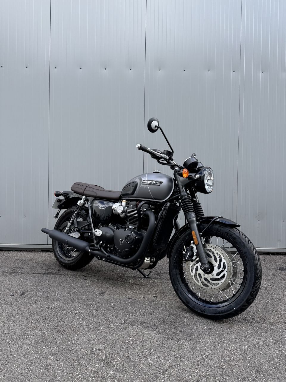 TRIUMPH Bonneville T120 Black 4