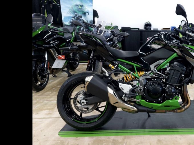KAWASAKI Z900 SE 4