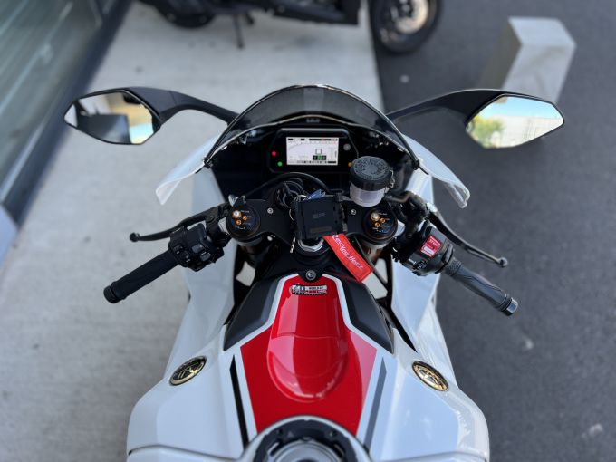 YAMAHA YZF 1000 R1 60TH 4