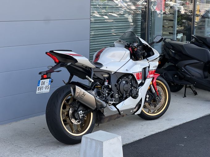YAMAHA YZF 1000 R1 60TH 4