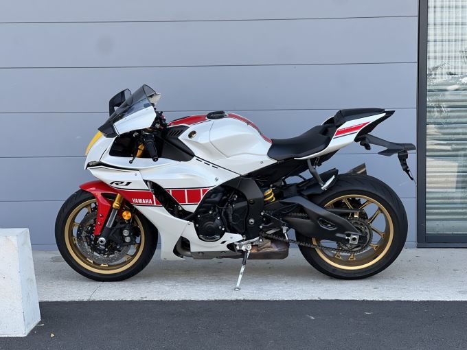 YAMAHA YZF 1000 R1 60TH 4