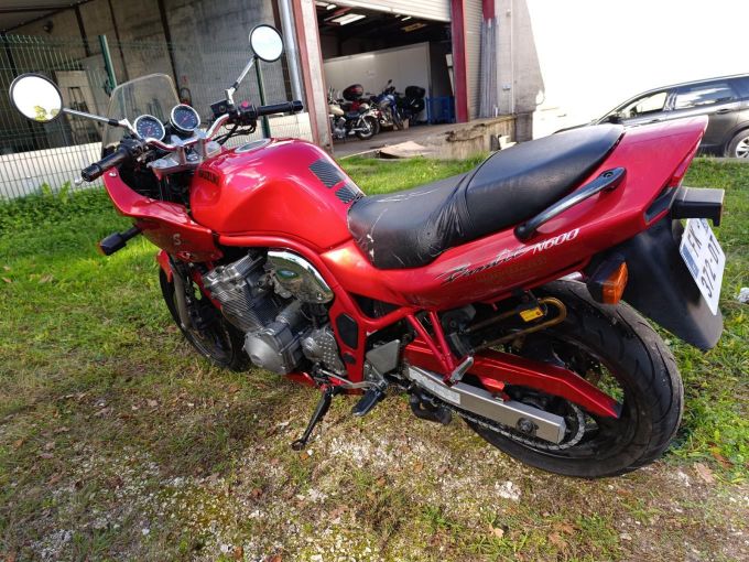 SUZUKI GSF 600 S BANDIT 4