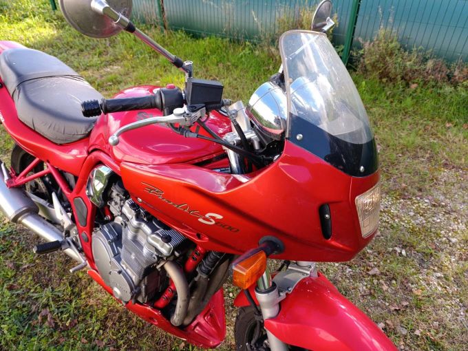 SUZUKI GSF 600 S BANDIT 4