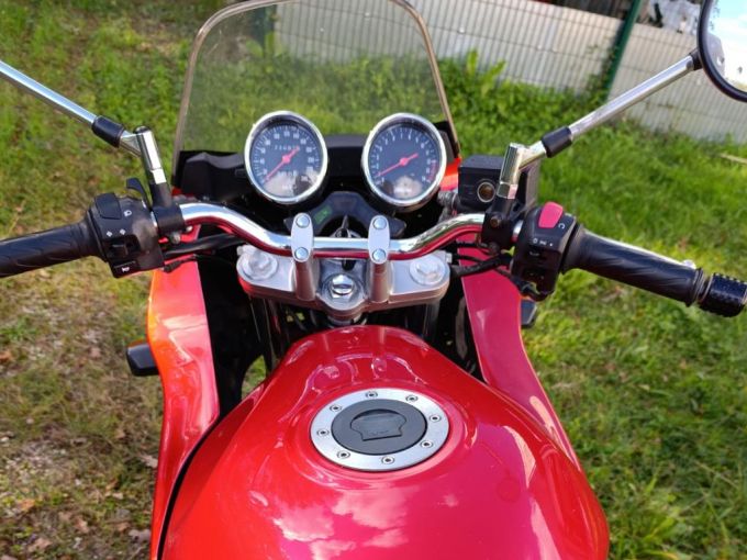 SUZUKI GSF 600 S BANDIT 4