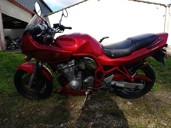 SUZUKI GSF 600 S BANDIT 4