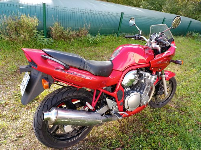 SUZUKI GSF 600 S BANDIT 4