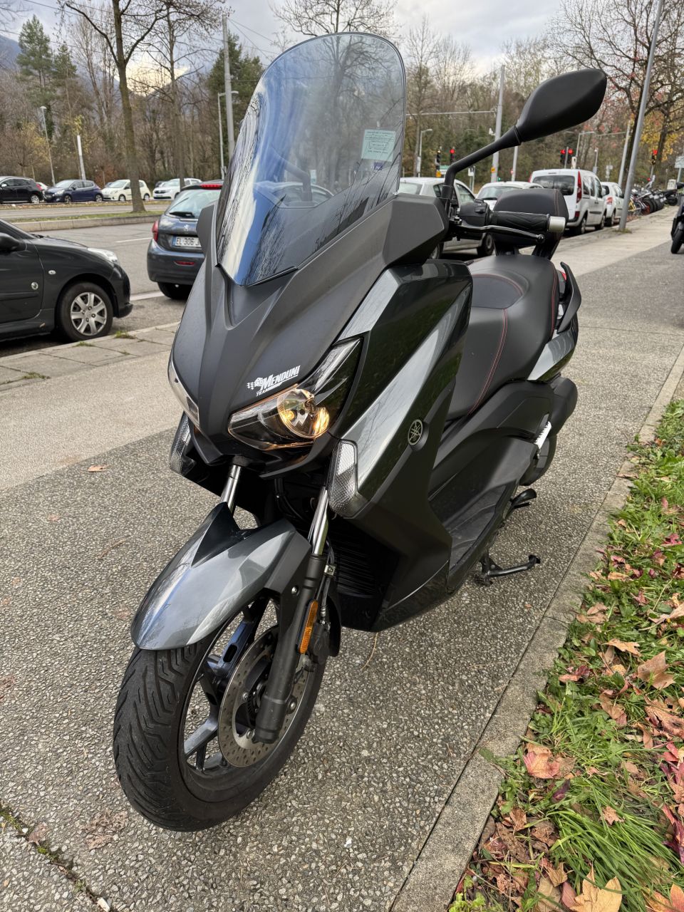 YAMAHA XMAX 125 4