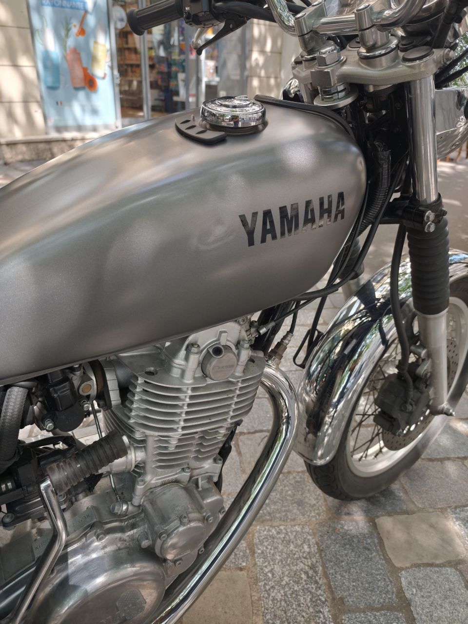 YAMAHA SR 400 4
