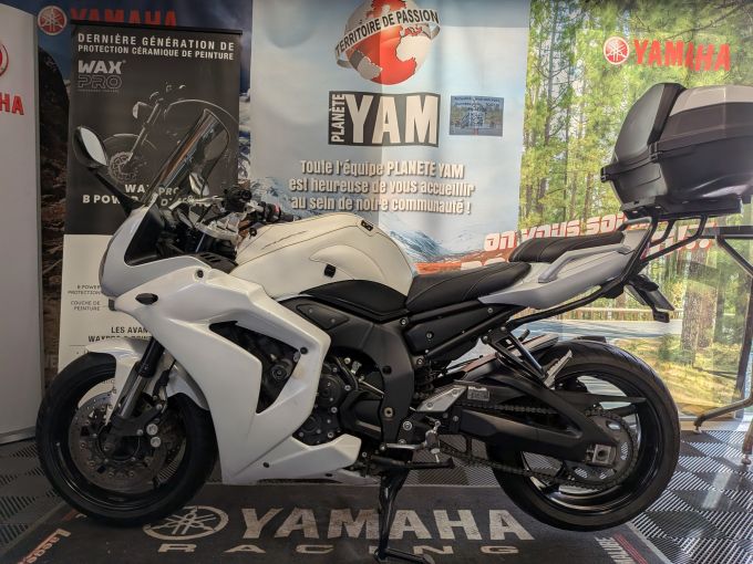 YAMAHA FZ1 FAZER 1000 4