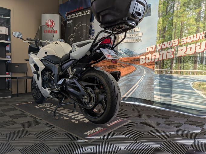 YAMAHA FZ1 FAZER 1000 4