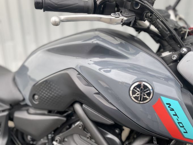 YAMAHA MT-07 4