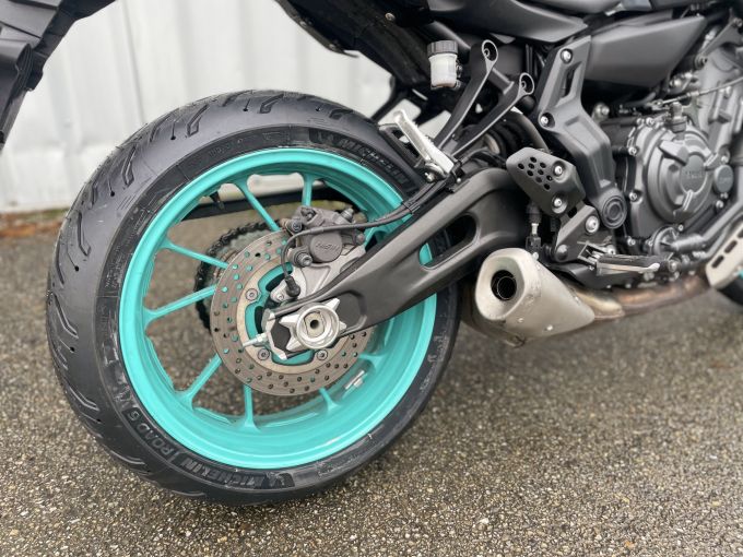 YAMAHA MT-07 4
