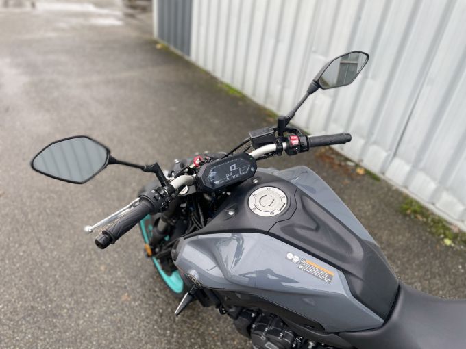 YAMAHA MT-07 4