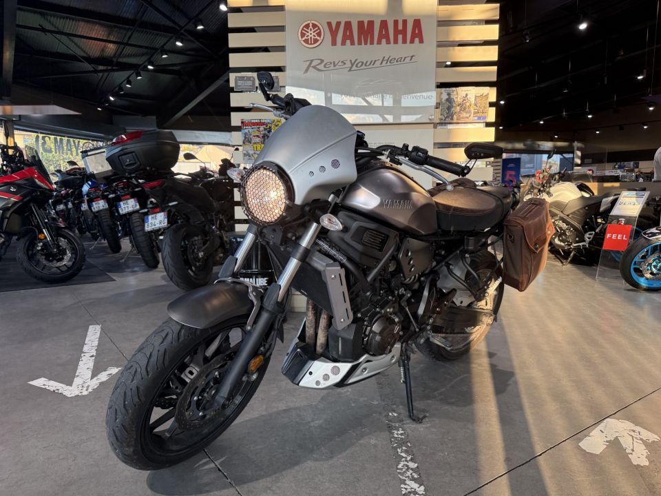 YAMAHA XSR 700 ABS 4