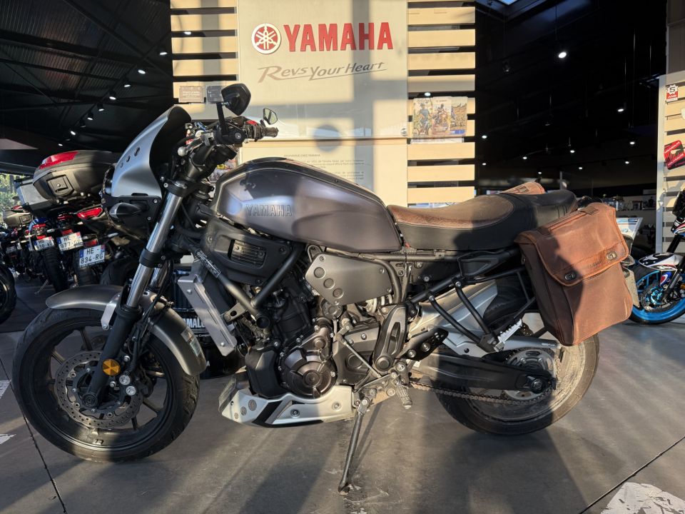YAMAHA XSR 700 ABS 4