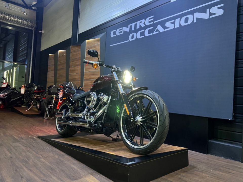 HARLEY-DAVIDSON CVO Breakout 4