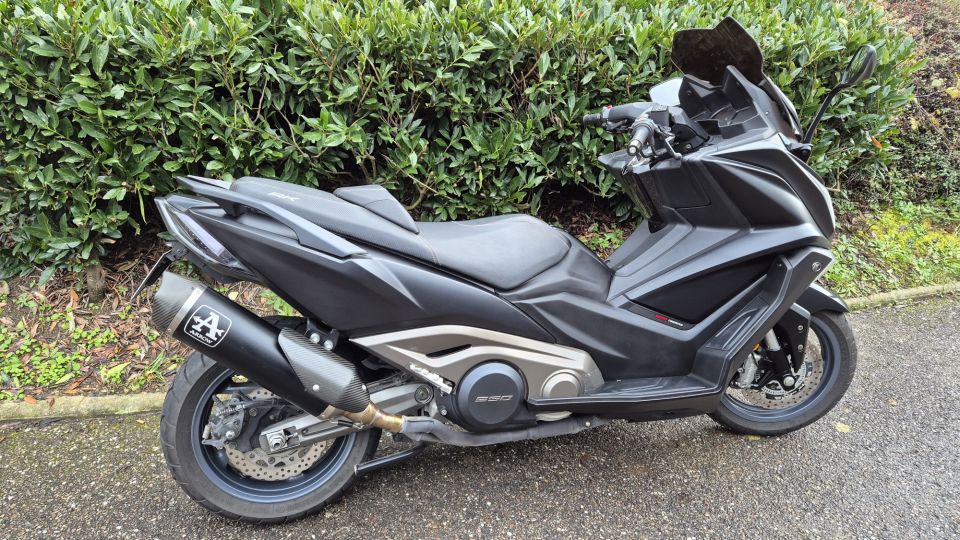KYMCO AK 550 4