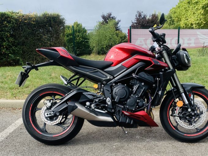 TRIUMPH STREET TRIPLE 765 RS 4