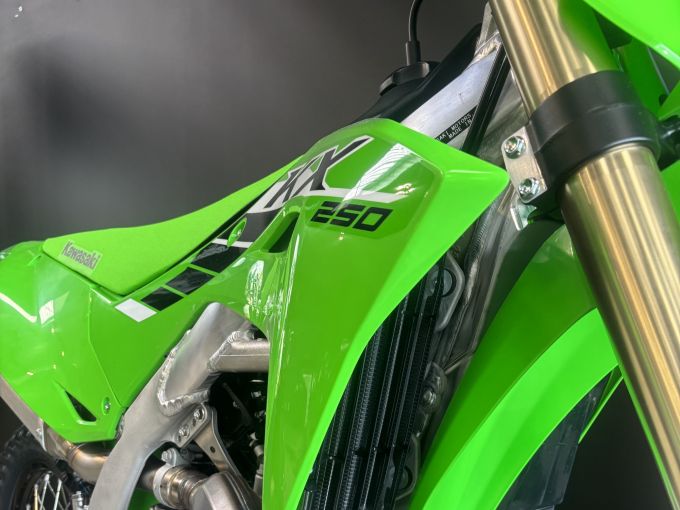KAWASAKI KX 250 4