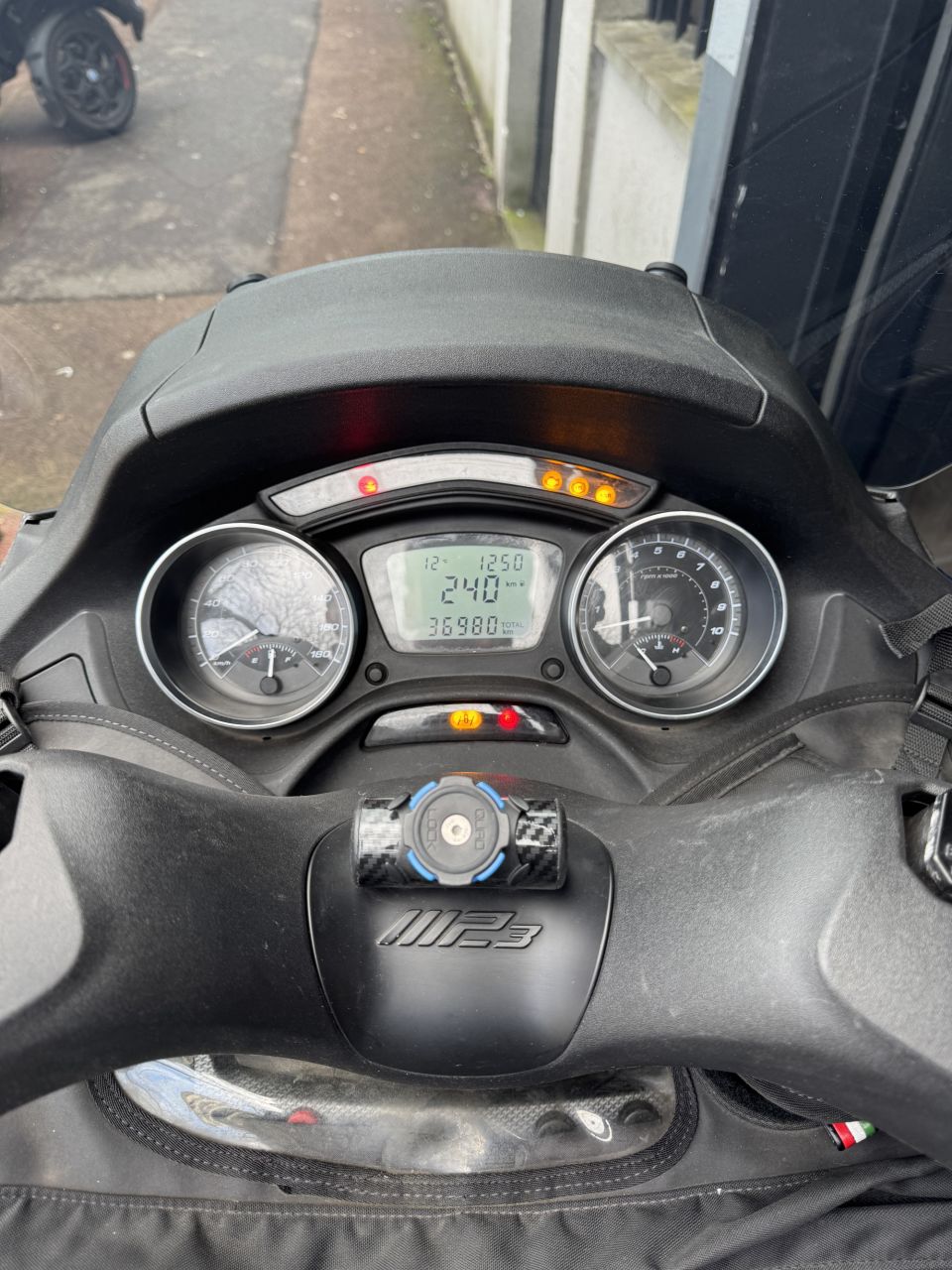 PIAGGIO MP3 400 HPE SPORT ABS ASR 4