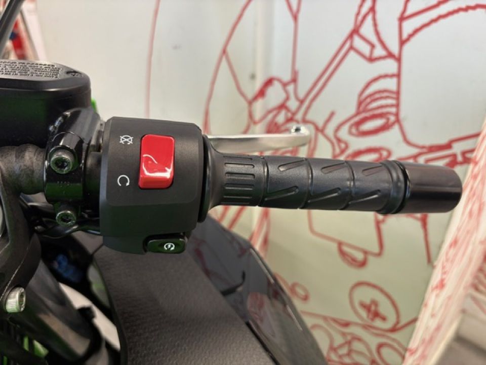 KAWASAKI Ninja 500 SE 4