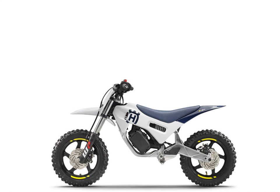 HUSQVARNA EE 2 4