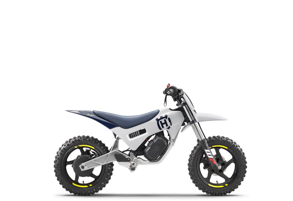 HUSQVARNA EE 2 4