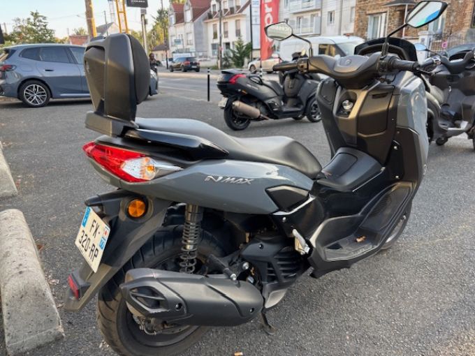 YAMAHA NMAX 125 4