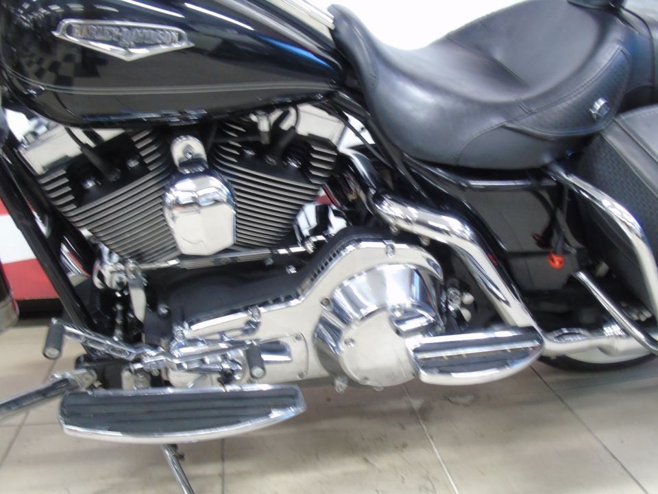 HARLEY-DAVIDSON ROAD KING CLASSIC 4