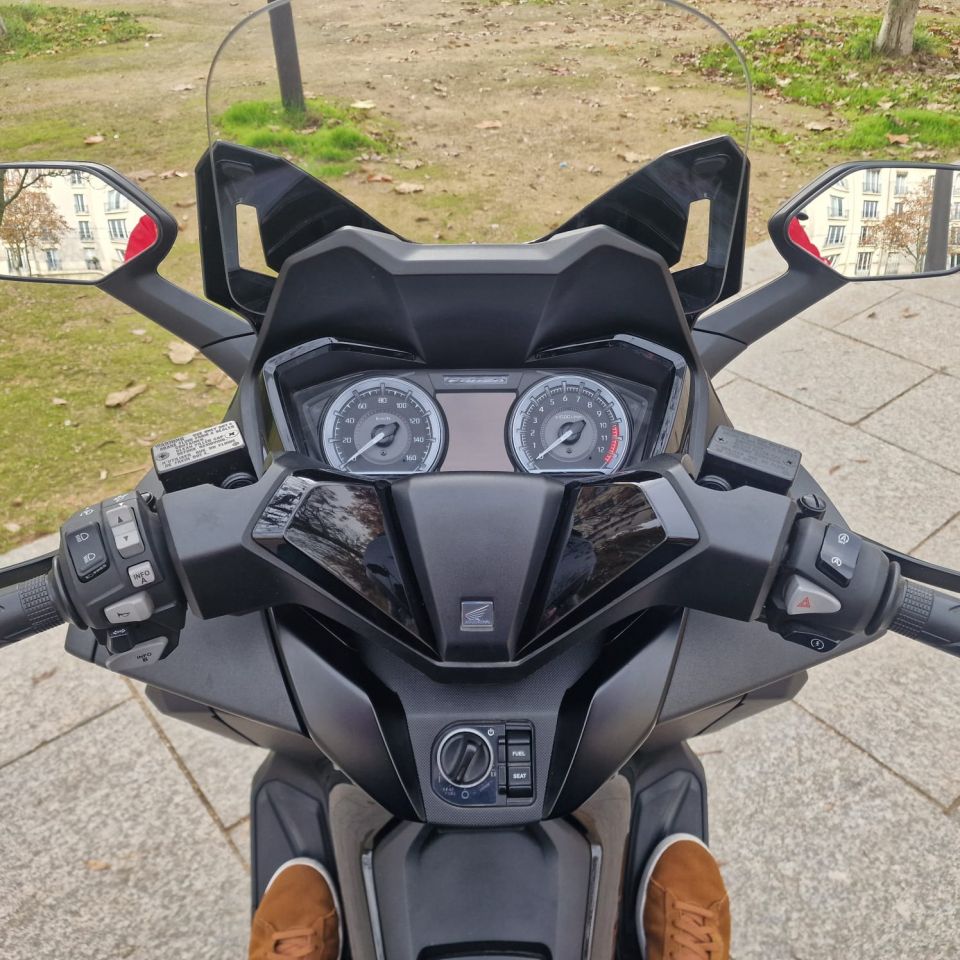 HONDA NSS FORZA 125 4