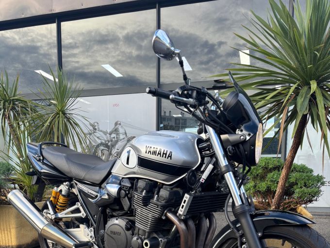 YAMAHA XJR 1300 4
