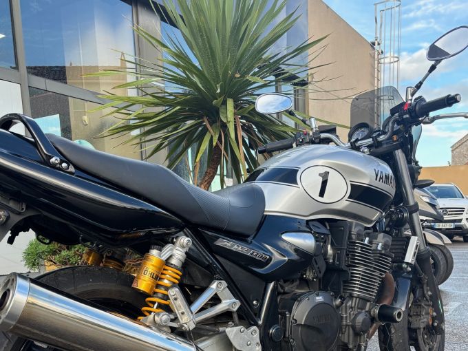 YAMAHA XJR 1300 4