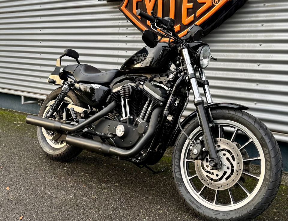 HARLEY-DAVIDSON SPORTSTER 883 R 4