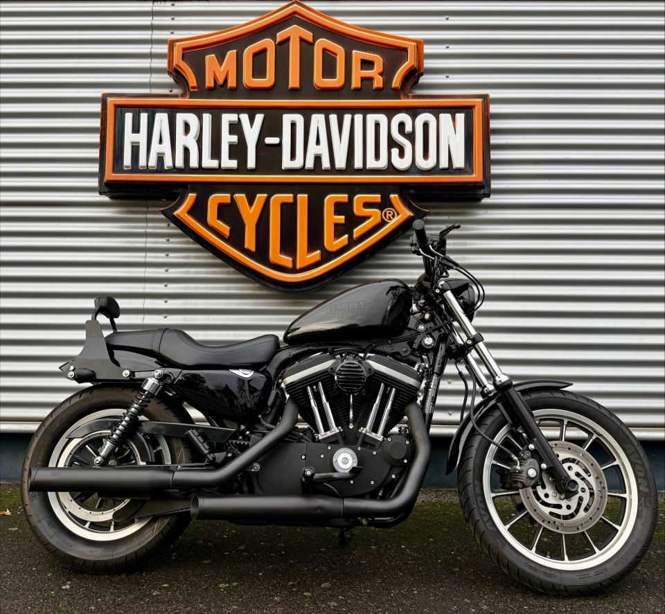 HARLEY-DAVIDSON SPORTSTER 883 R 4