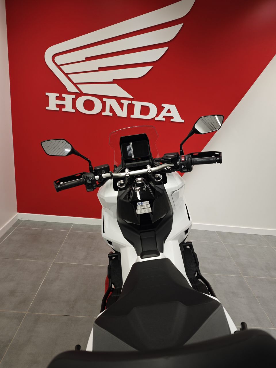 HONDA X-ADV 4