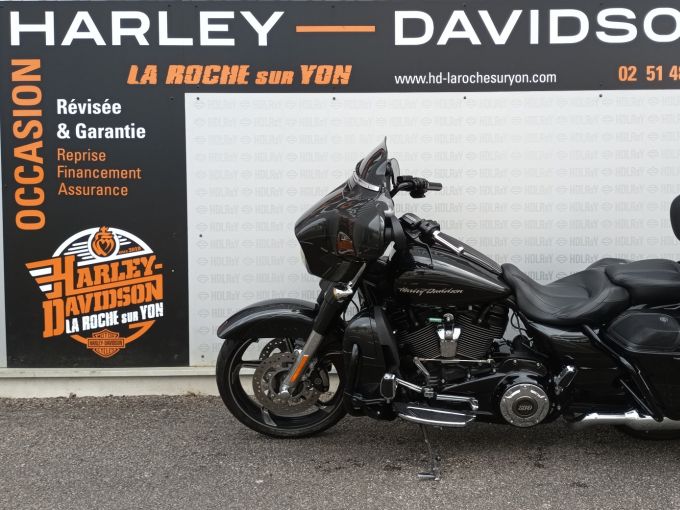 HARLEY-DAVIDSON TOURING STREET GLIDE 1868 CVO 4
