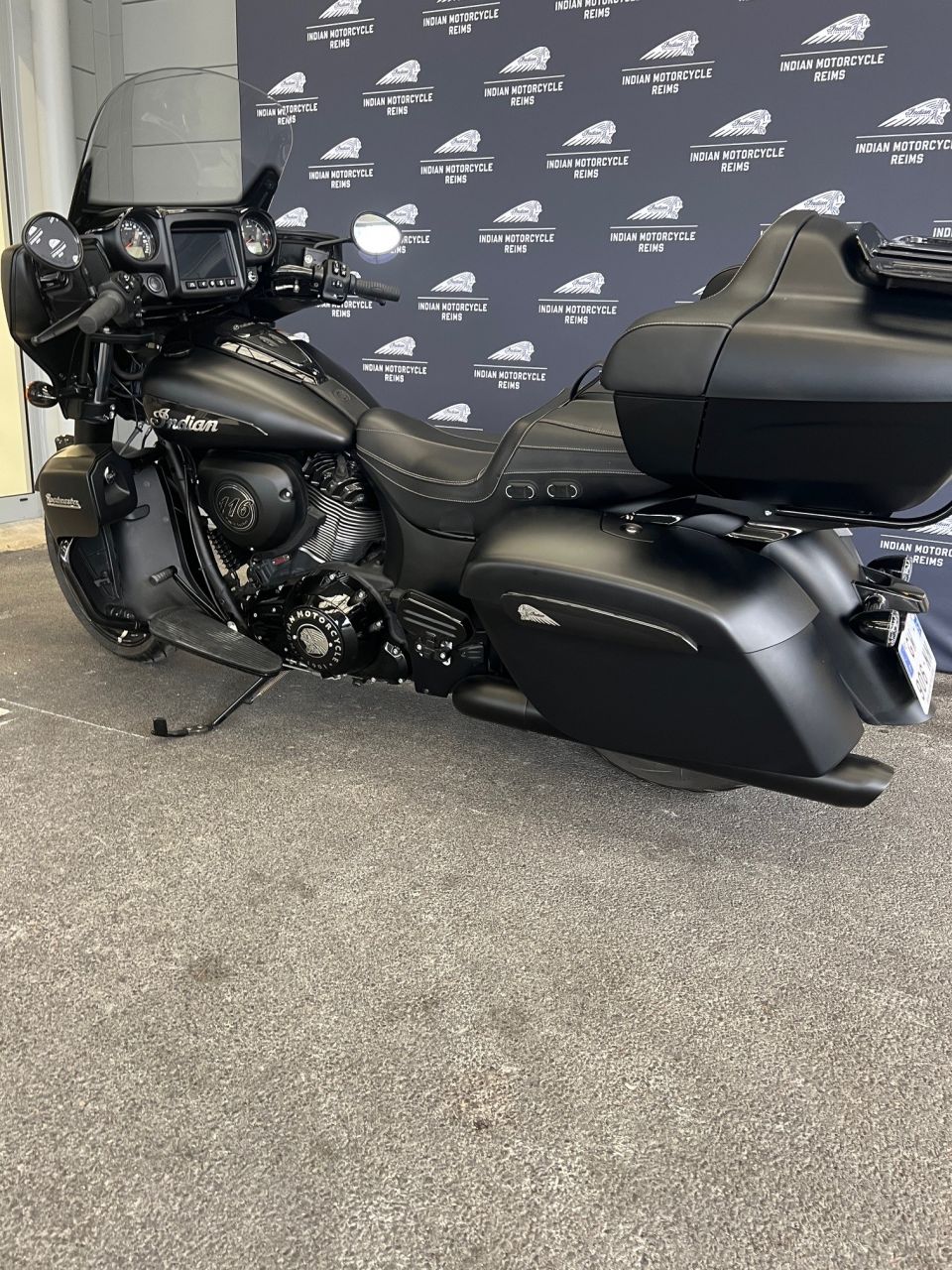 INDIAN ROADMASTER DARK HORSE 1890 4