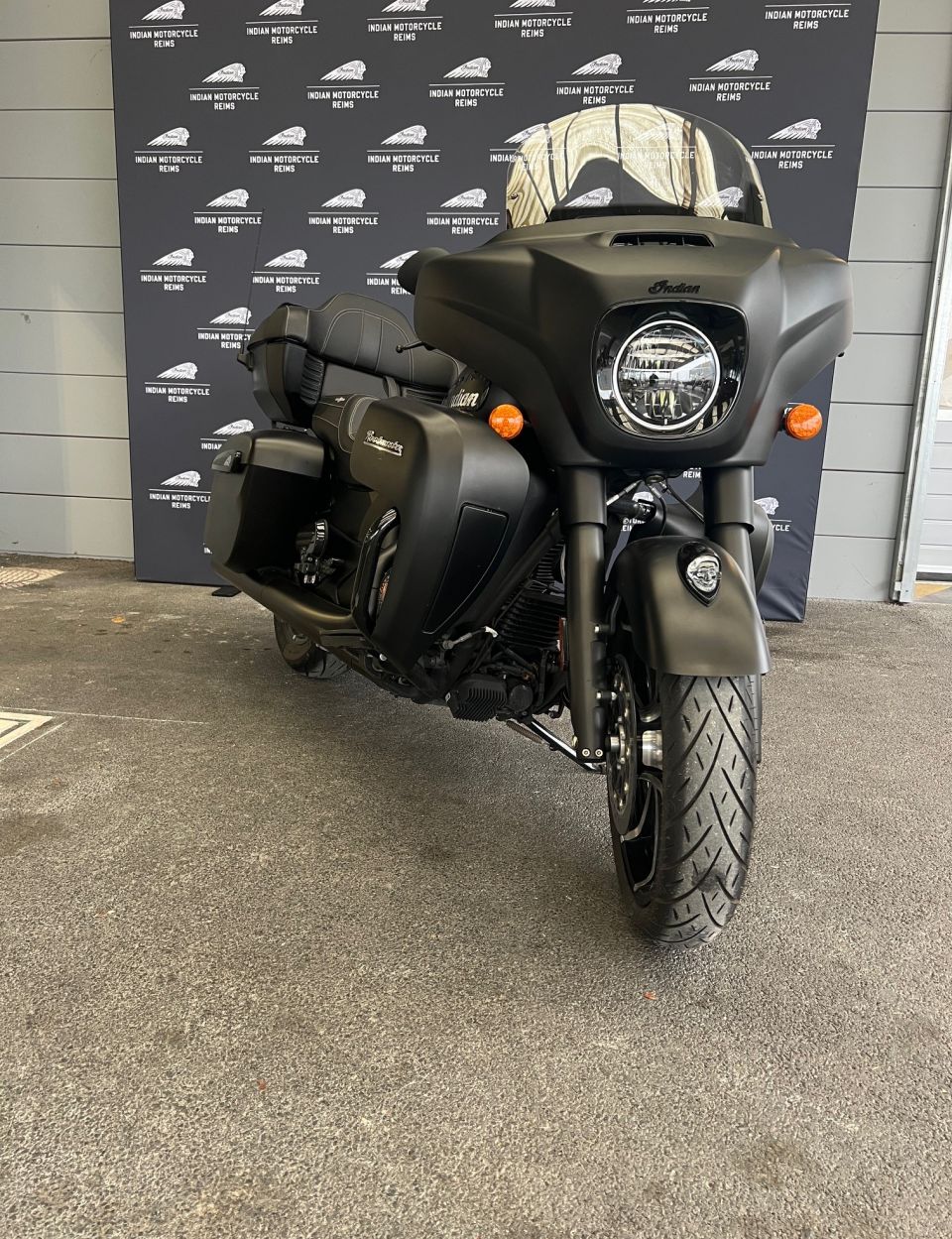 INDIAN ROADMASTER DARK HORSE 1890 4