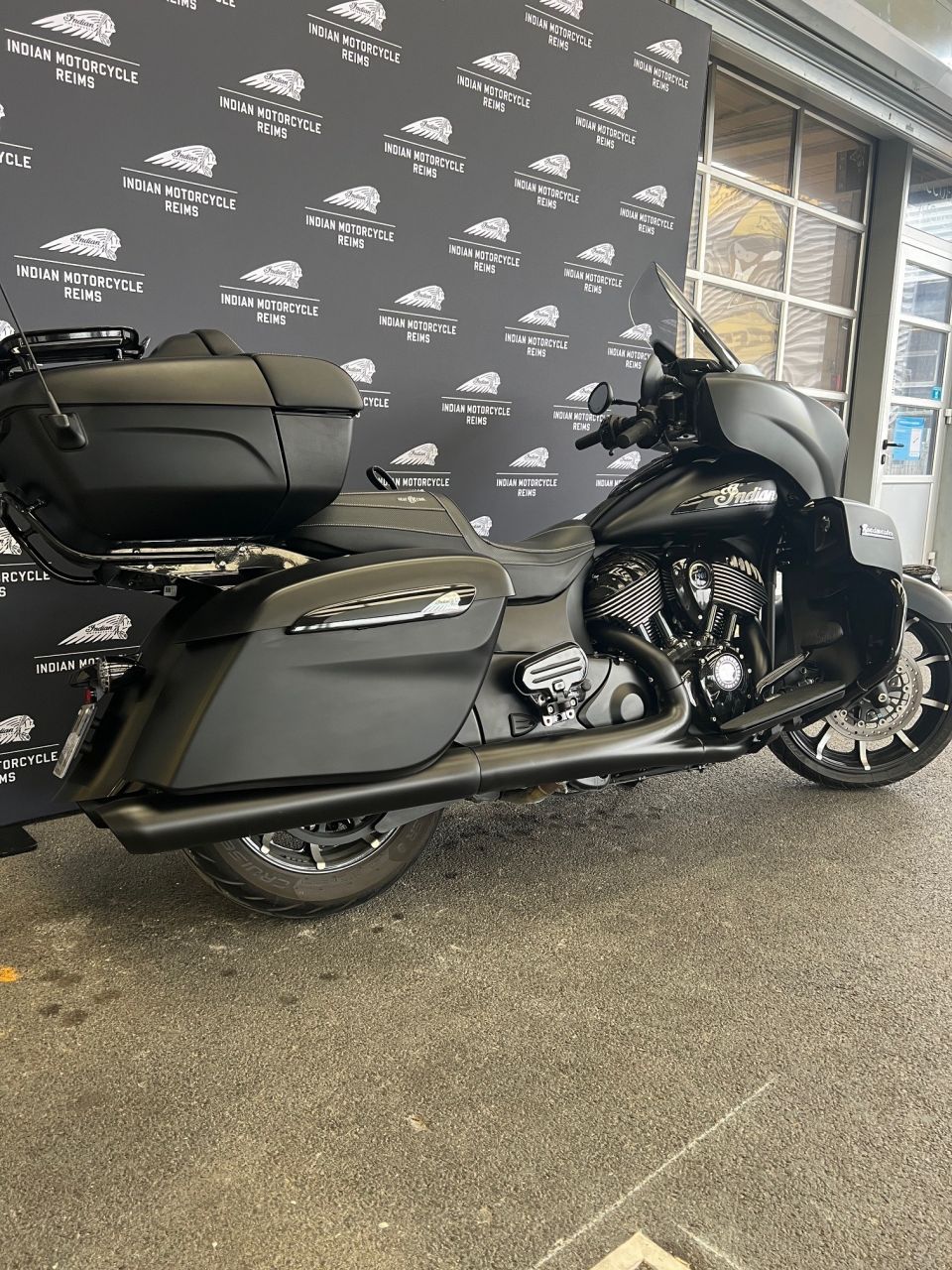 INDIAN ROADMASTER DARK HORSE 1890 4