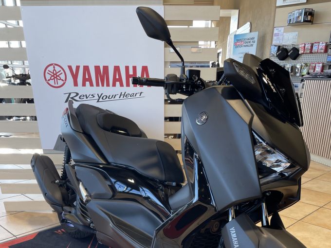YAMAHA X-MAX 125 4