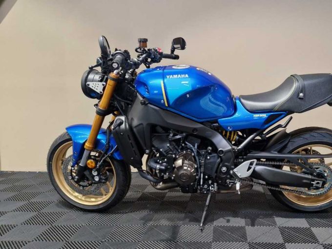 YAMAHA XSR 900 4