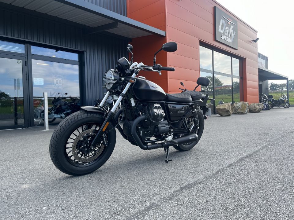 MOTO GUZZI V9 BOBBER 4