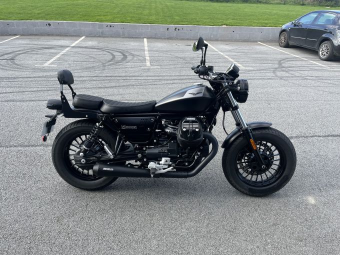 MOTO GUZZI V9 BOBBER 4