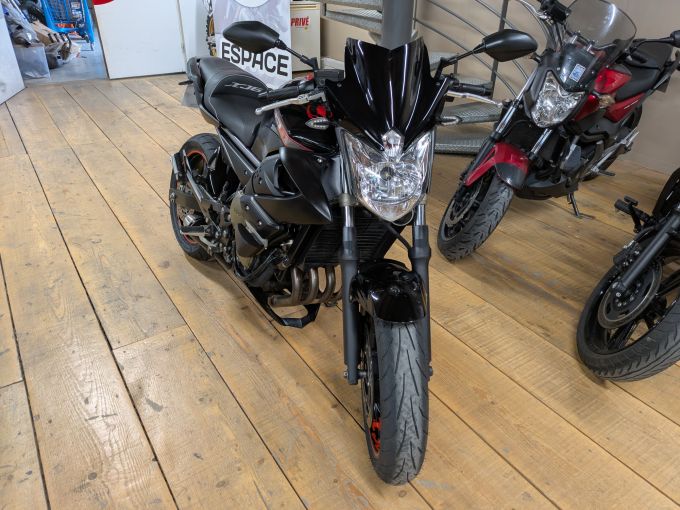 YAMAHA XJ6-N 4