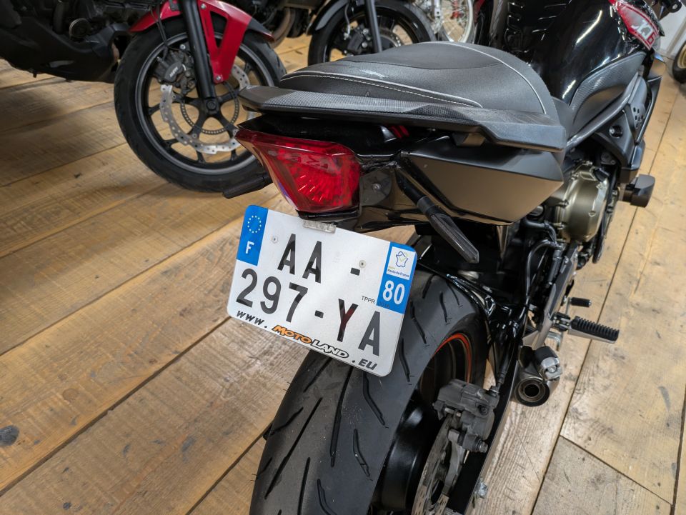YAMAHA XJ6-N 4