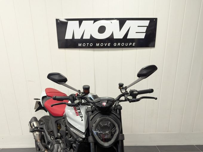 DUCATI MONSTER 937 4